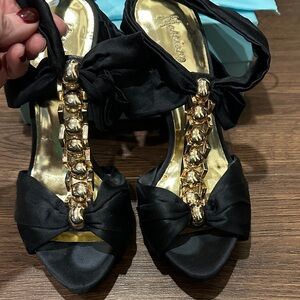 Elegant Marciano Black and Gold Women's heels